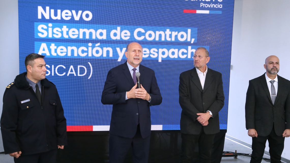 Perotti encabezó la presentación del nuevo Sistema de Control, Atención y Despacho del 911 en Rosario
